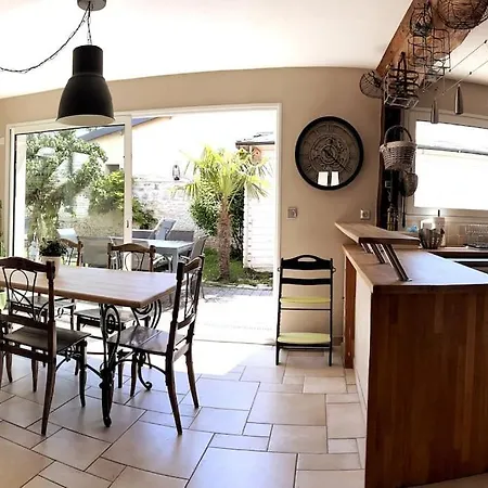 Maison De Pecheur 3ch *jardin*900 M De Juno Beach *